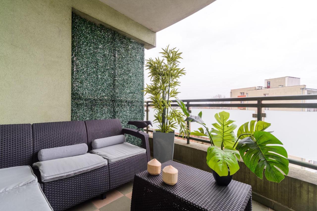 Family Apartment With A Terrace On Aleje Jerozolimskie Varsóvia Exterior foto
